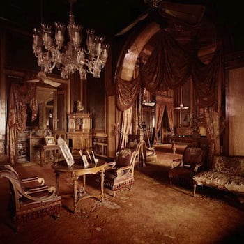 Derry Moore Interior, Faluknuma Palace, Hyderabad, 18 Ed. 4/12 Archival pigment print 40.6 x 40.6 cm. (16 x 16 in.) © Grosvenor Gallery.